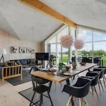 4 Bedroom Stunning In