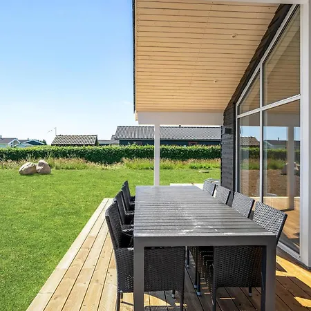 4 Bedroom Stunning In Casa vacanze *